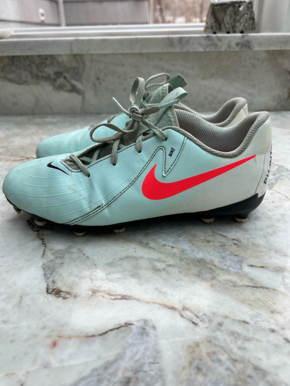 Nike Phantom Mint Green Soccer Cleats with Pink Swoosh size 5.5y